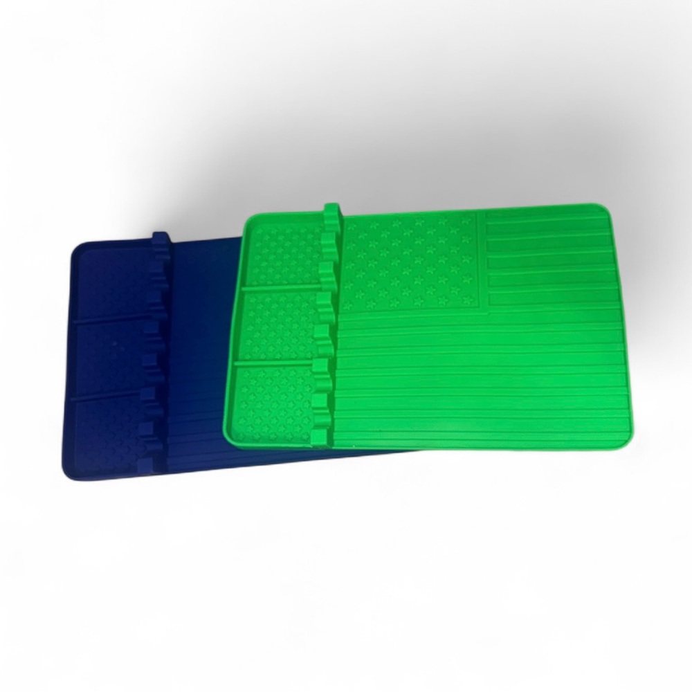 Set of 2 Silicone grill mats for bbq utensils blue & green American flag